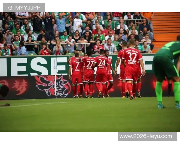 拜仁海报热身欧冠对决巴黎罗贝里小猪同框伊布小罗回忆重温